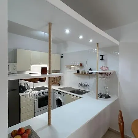 Seaview With Garden & Pool