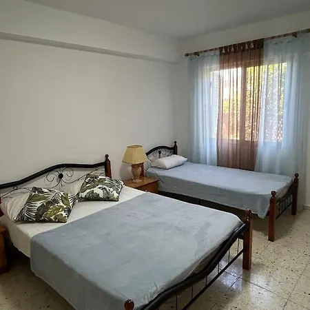 Seaview With Garden & Pool Apartment *