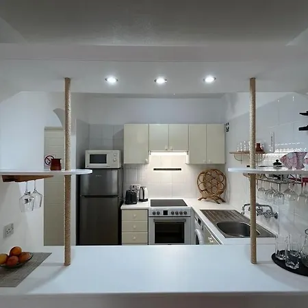 Seaview With Garden & Pool Apartamento *