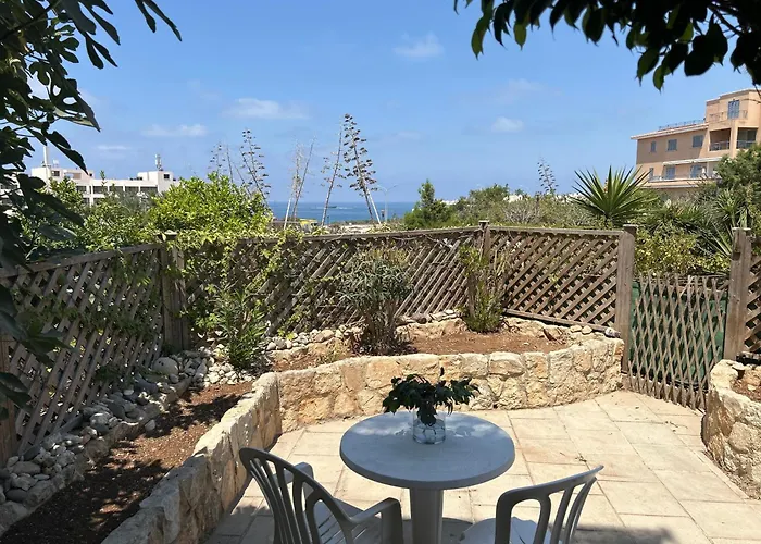 Seaview With Garden & Pool *