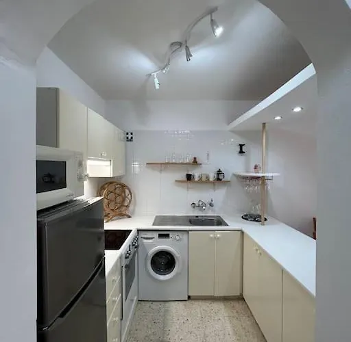 Seaview With Garden & Pool Daire Pafos