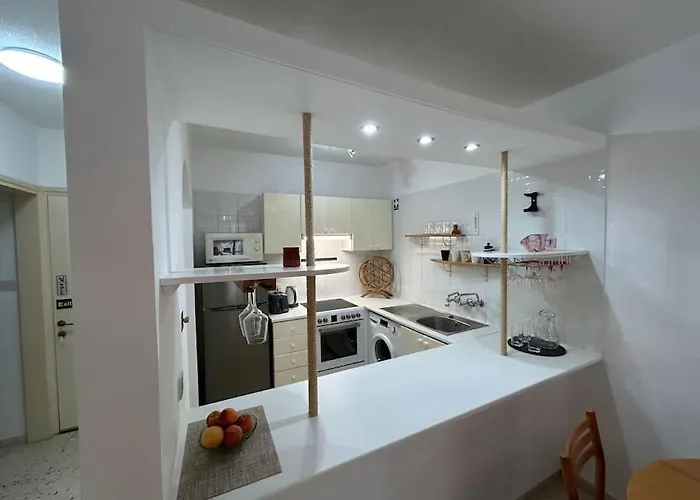 Seaview With Garden & Pool Daire