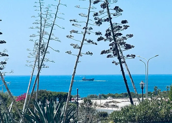 Daire Seaview With Garden & Pool