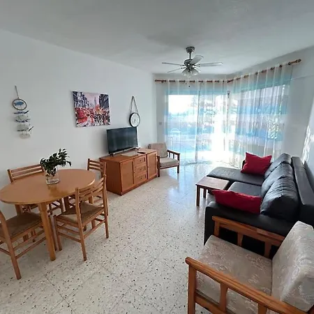 Seaview With Garden & Pool Apartment